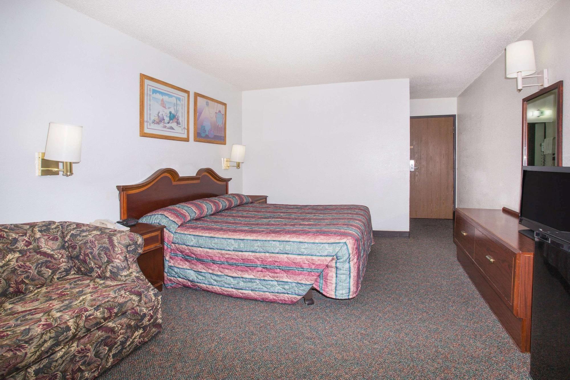 Super 8 By Wyndham Limon Hotel Exterior photo