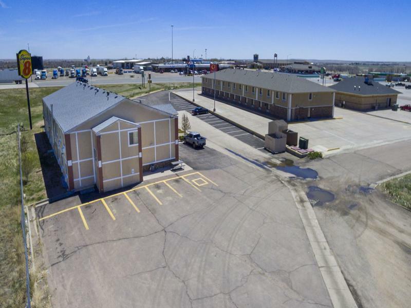 Super 8 By Wyndham Limon Hotel Exterior photo